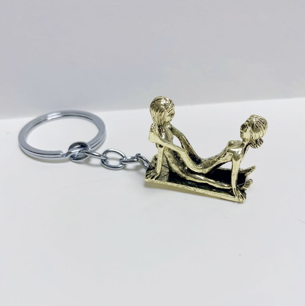 Metal erotic pendant for car