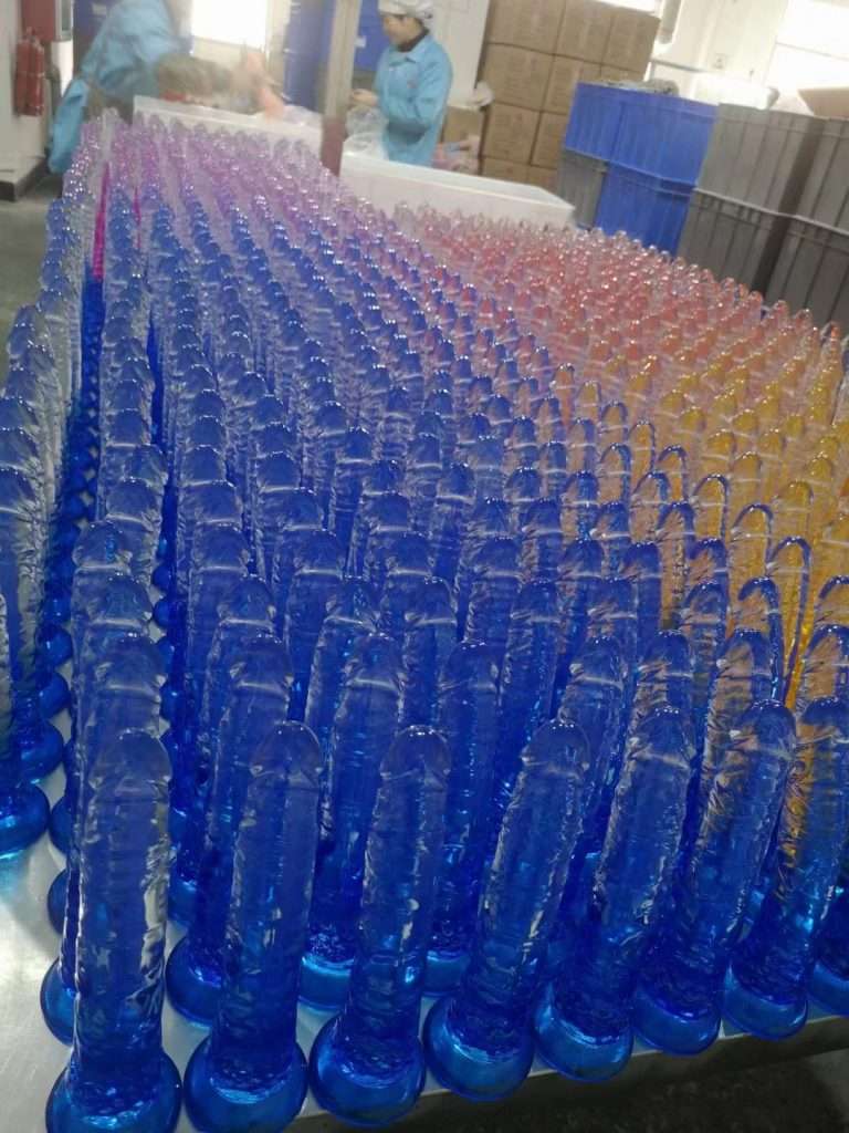 Bulk dildos