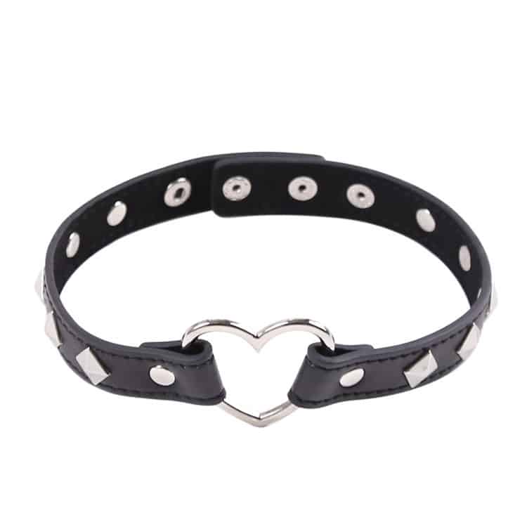 leather collar with heart