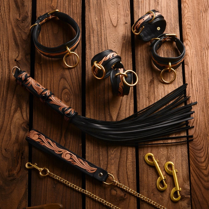 leather bondage set